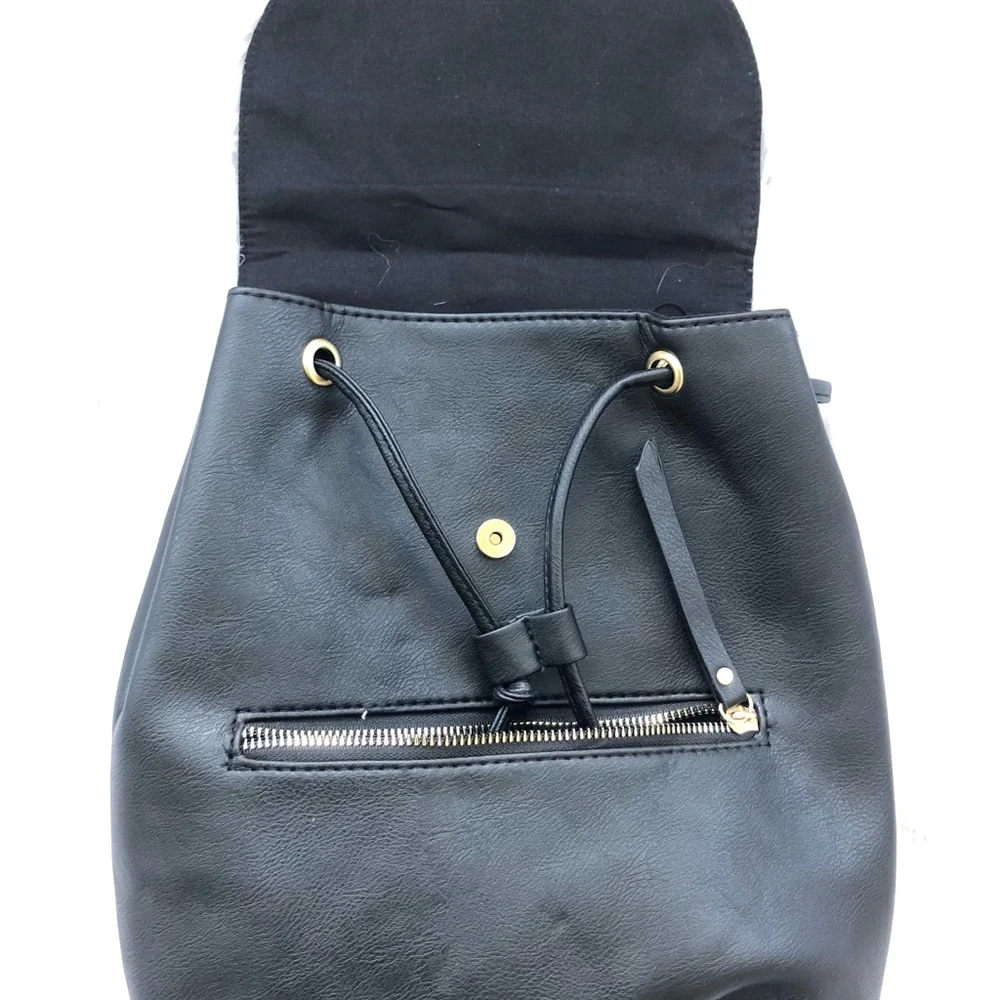 3/$20 - Ardene drawstring backpack - Picture 3 of 8